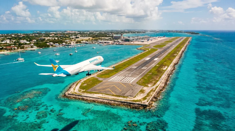Airlines That Fly Nonstop to The Bahamas: Routes and Hubs