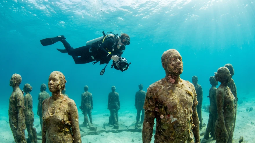 Molinere Underwater Sculpture Park: How to Explore Without Scuba Diving