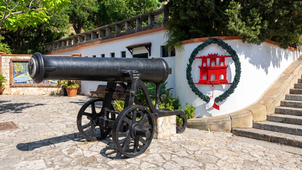 A historic howitzer gun beside the Eliott Memorial in the Gibraltar Botanic Gardens