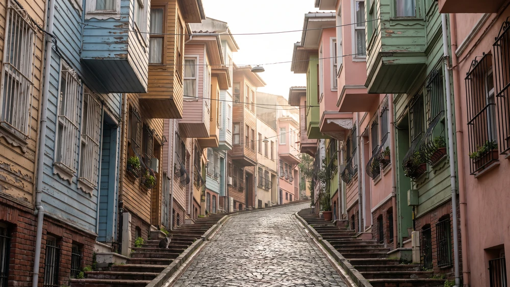 The quiet stepped street Merdivenli Yokus above Kiremit Caddesi in Balat