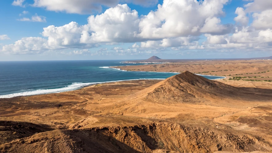 Murdeira Bay: Black Beach and the Monte Leão Hike