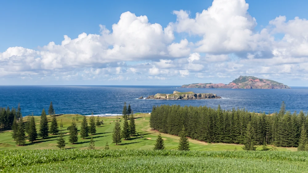 Panoramic view of Kingston, the golf course, and Phillip Island from Queen Elizabeth Lookout