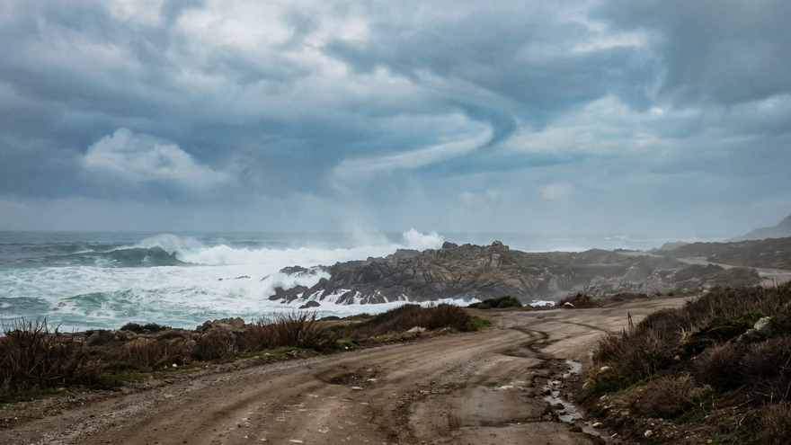 Surfing in Cape Verde: Sal vs Boa Vista Breaks & Schools